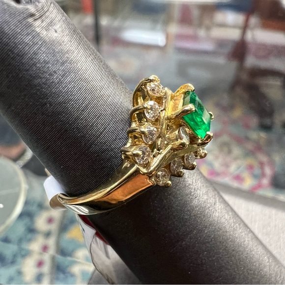 14k Yellow Gold Diamond & Emerald Ring - Picture 7 of 8